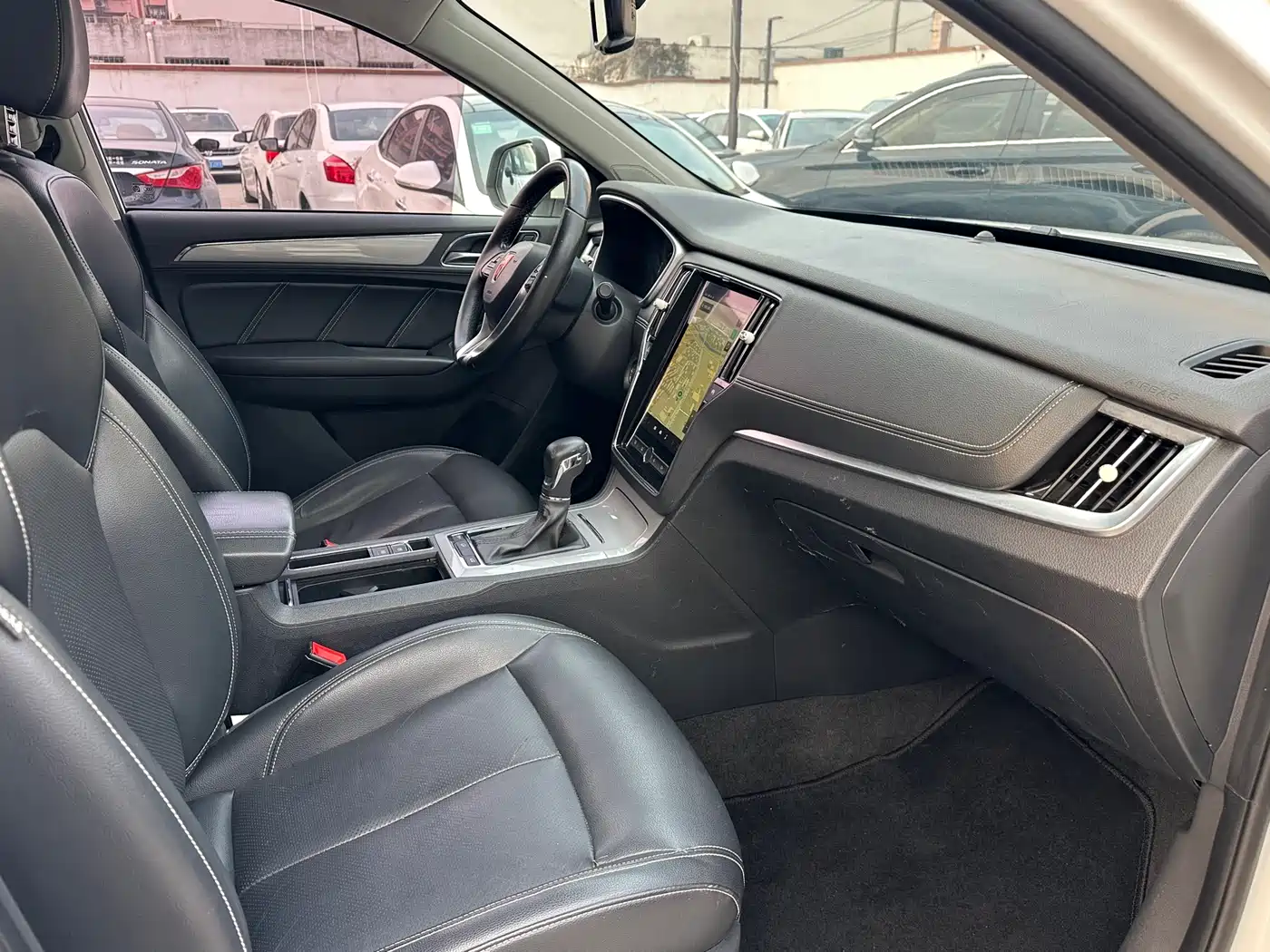 Фото 8 - Roewe RX5