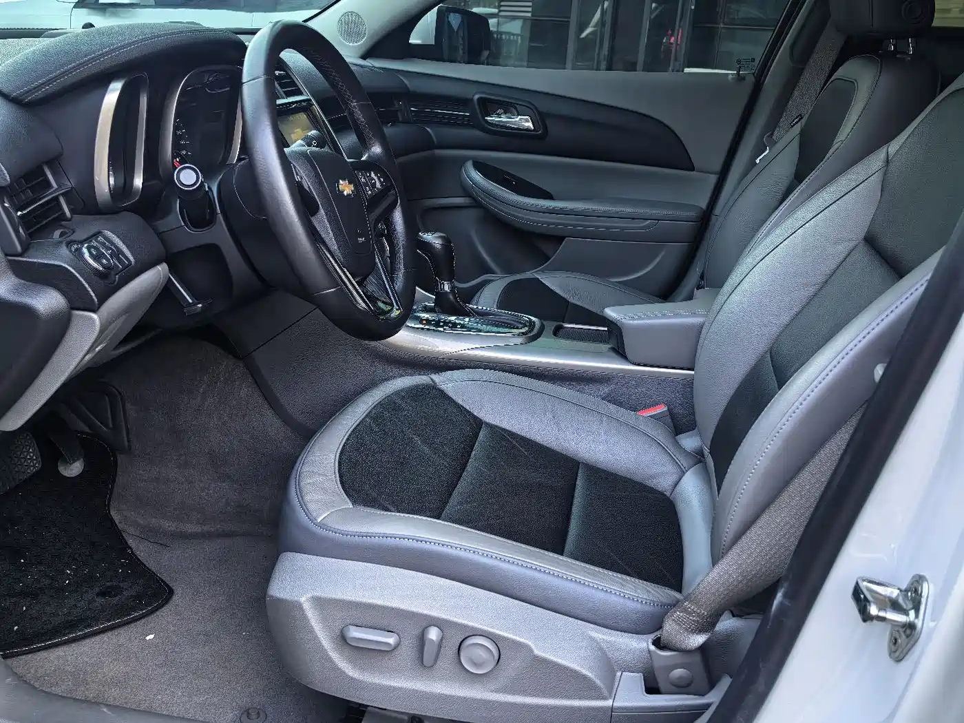 Chevrolet Malibu 2014 2.4L Automatic Luxury фото 7