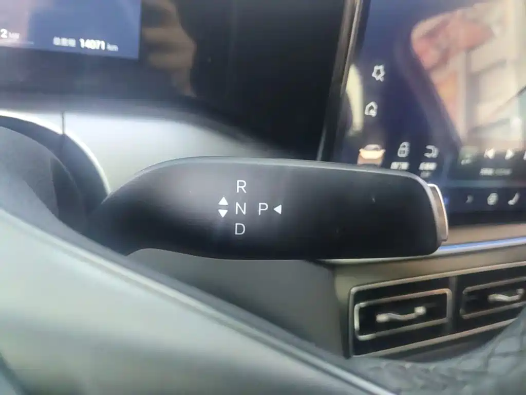 BYD Song L DM-i 2026 2026 DM-i Intelligent Driving Edition 135KM Base Model