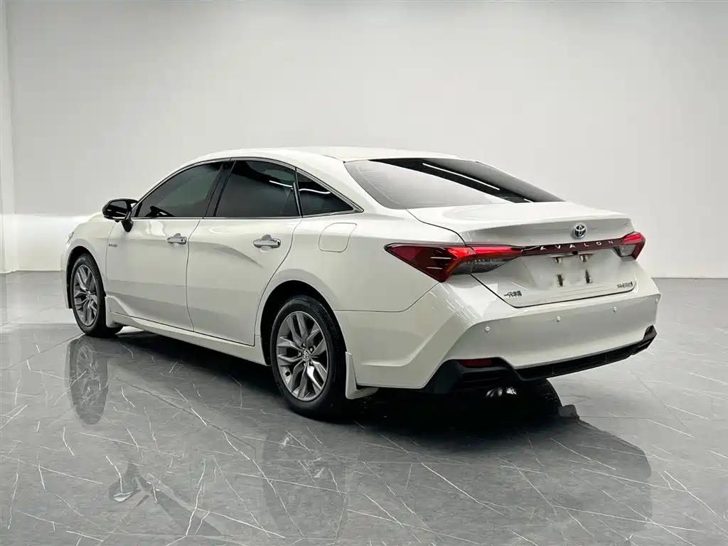 Toyota Avalon 2019 Hybrid 2.5L Luxury Edition China VI фото 4