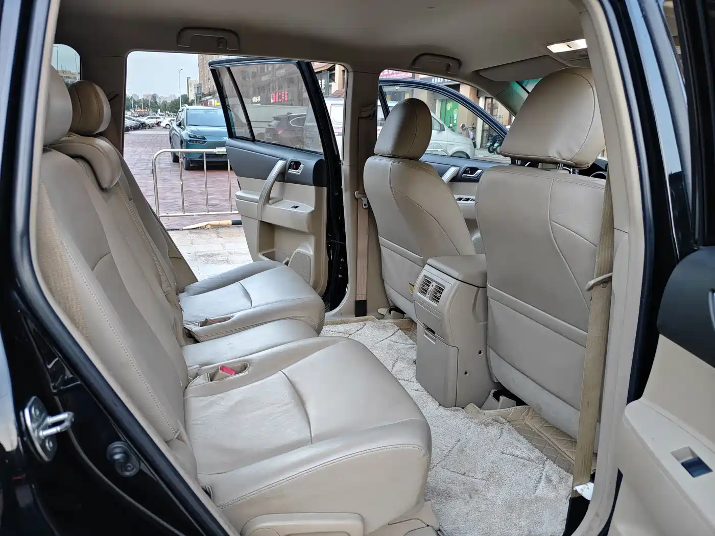 Toyota Highlander 2012 2.7L 2WD 5-seater Sport Edition фото 8