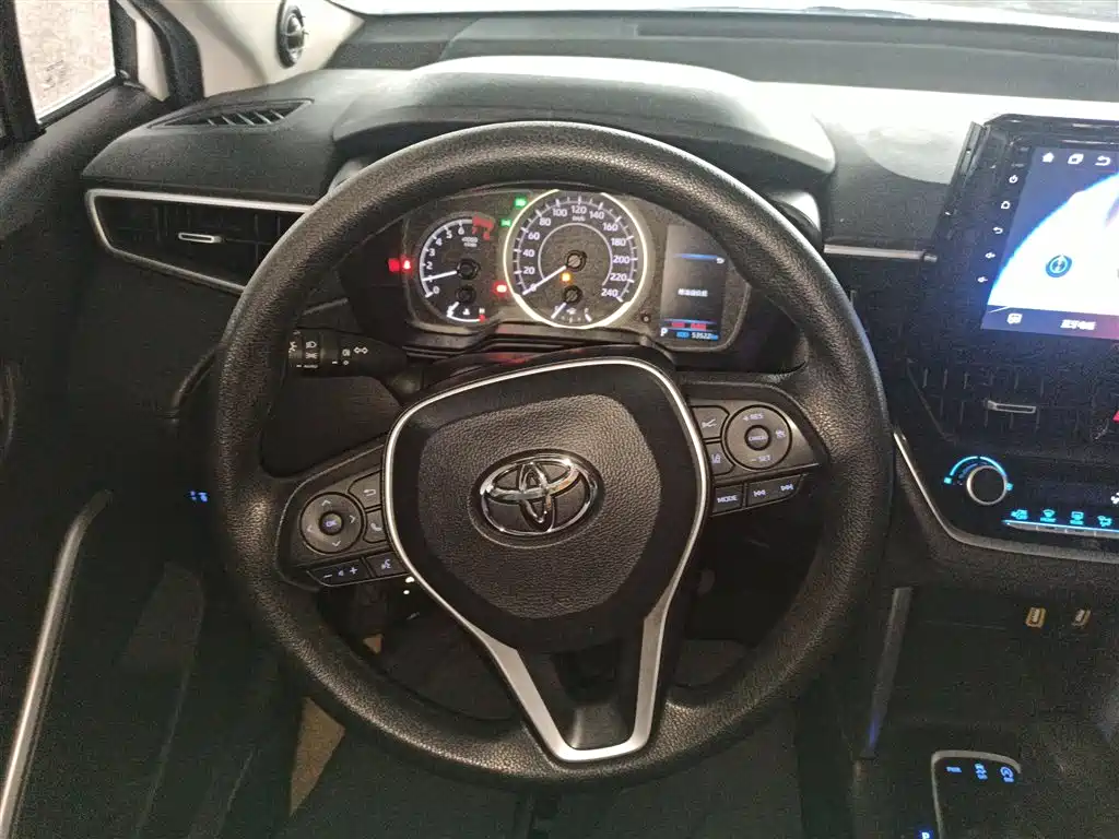 Toyota Frontlander 2022 2.0L CVT Leading Edition фото 7