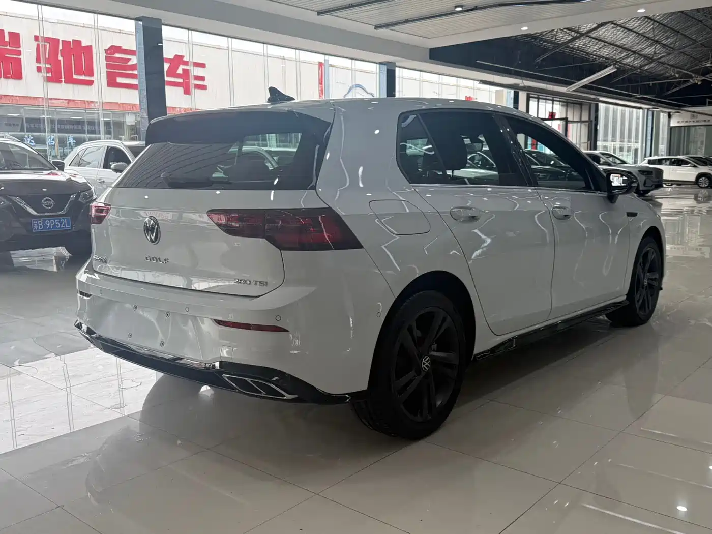 Volkswagen Golf 2023 Model 280TSI DSG R-Line фото 6