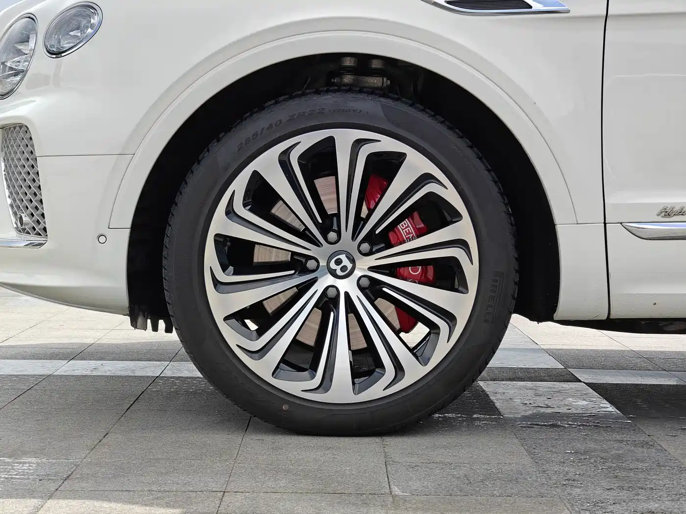 BENTLEY TIMYUE PLUG IN HYBRID