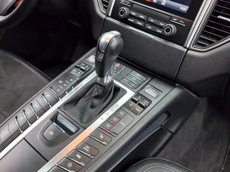 Porsche Macan 2017 Macan 2.0T фото 12