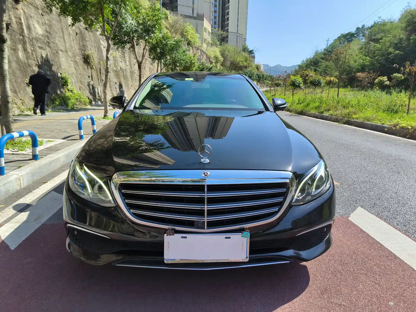 Mercedes-Benz E-Class 2018 E 300 L Luxury фото 2