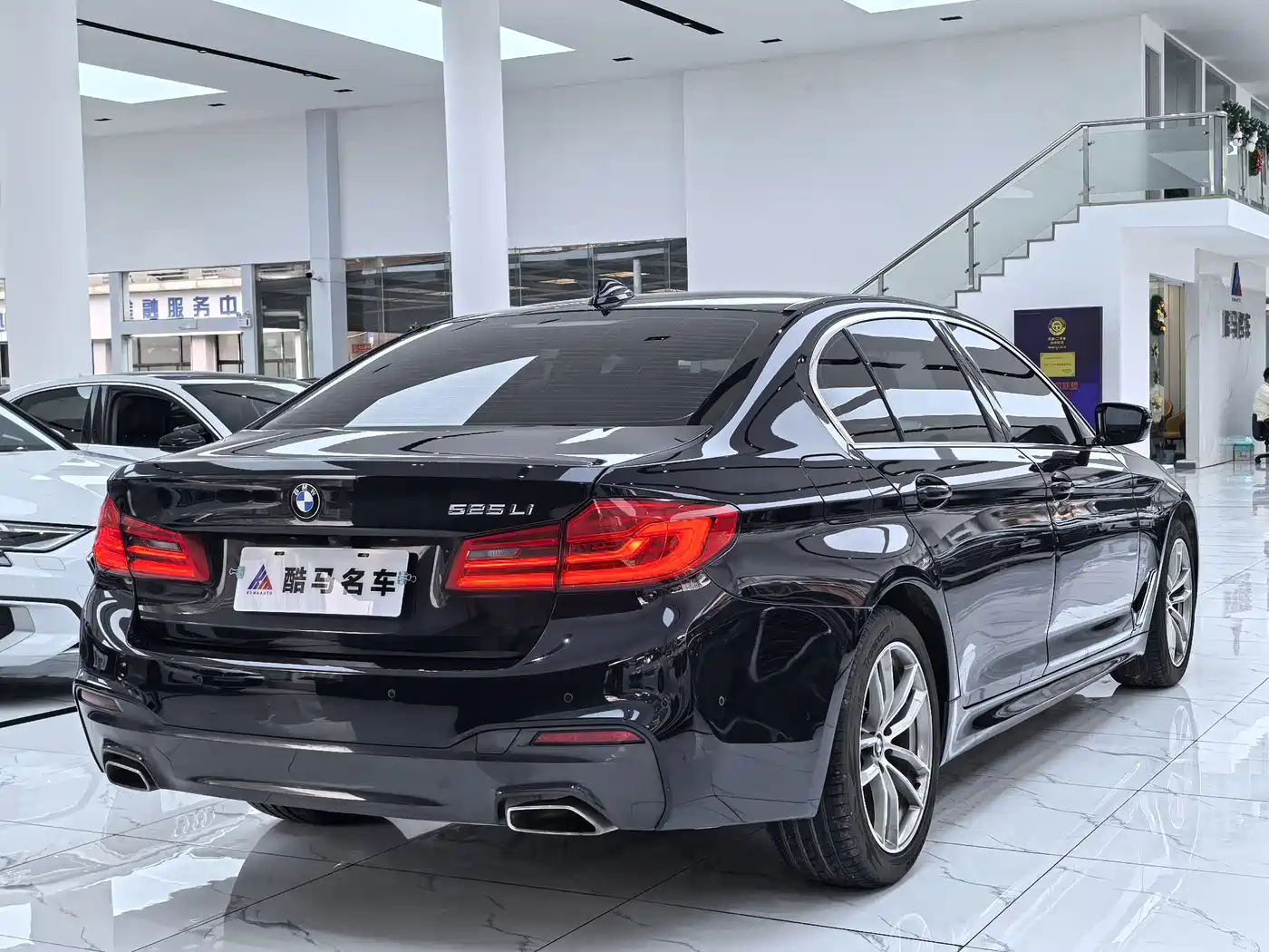 BMW 5 Series 2020 525Li M Sport Package фото 13