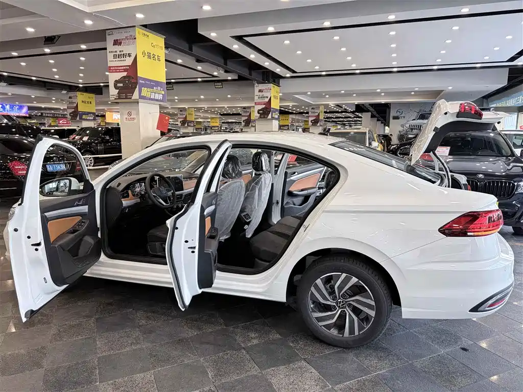 Volkswagen Bora 2025 200TSI DSG Joy Ride Navigation Edition фото 30