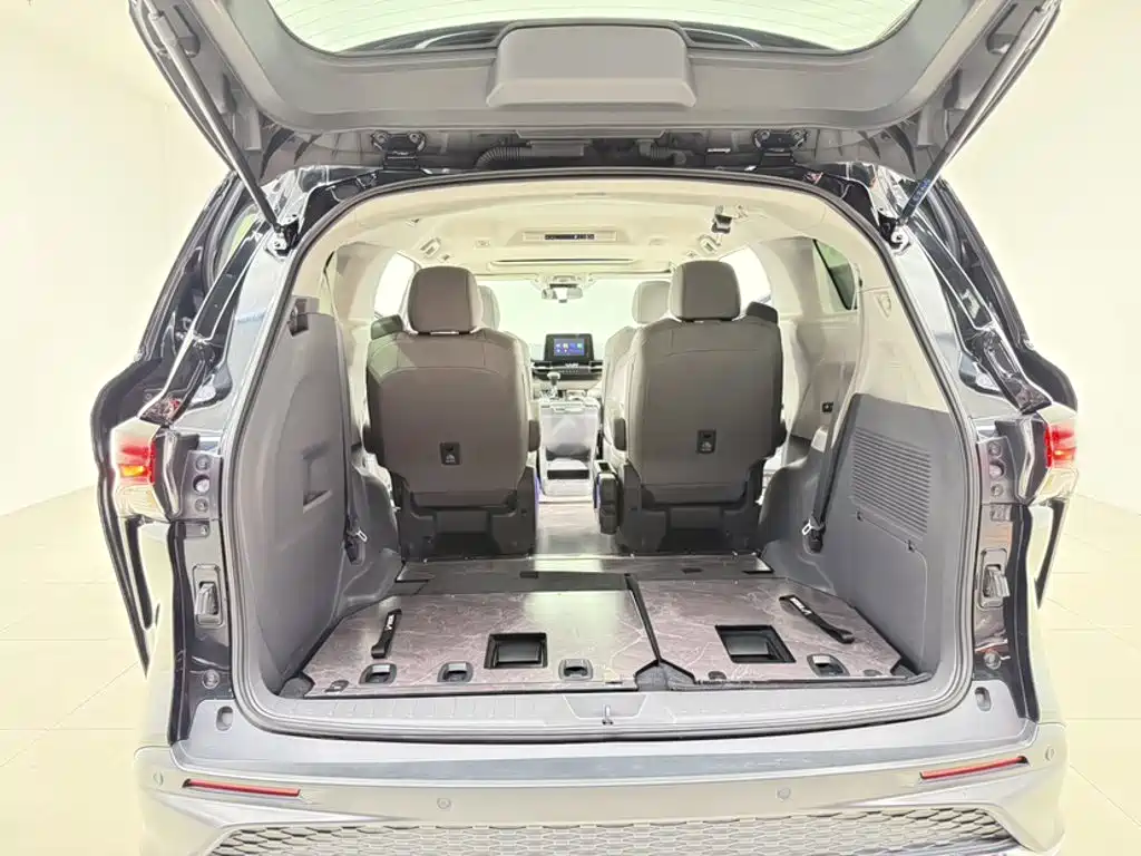 Фото 22 - Toyota Granvia
