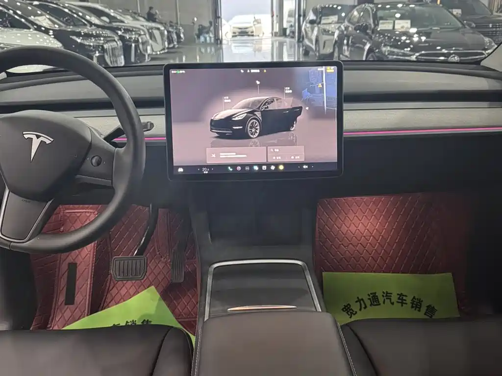TESLA MODEL Y
