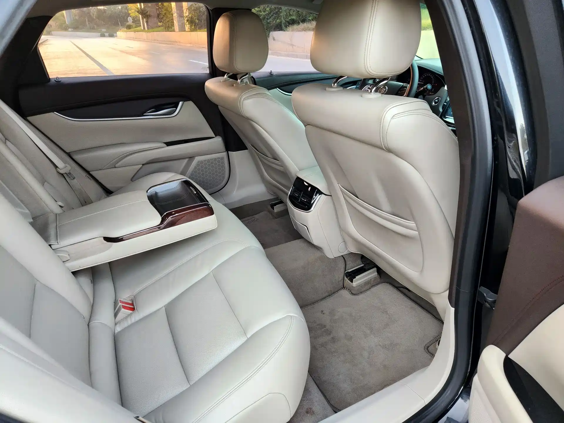 Photo 13 - Cadillac XTS