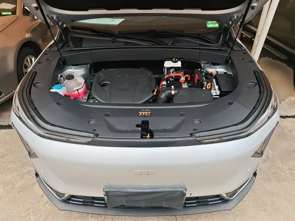 Geely Galaxy Galaxy L7 2025 Model EM-i 115km Long Range Edition фото 20