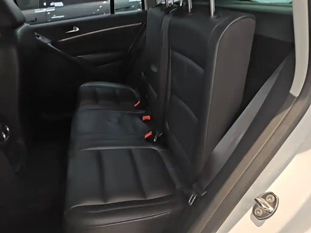 Volkswagen Tiguan 2015 1.8TSI Automatic 4WD Comfortline фото 17