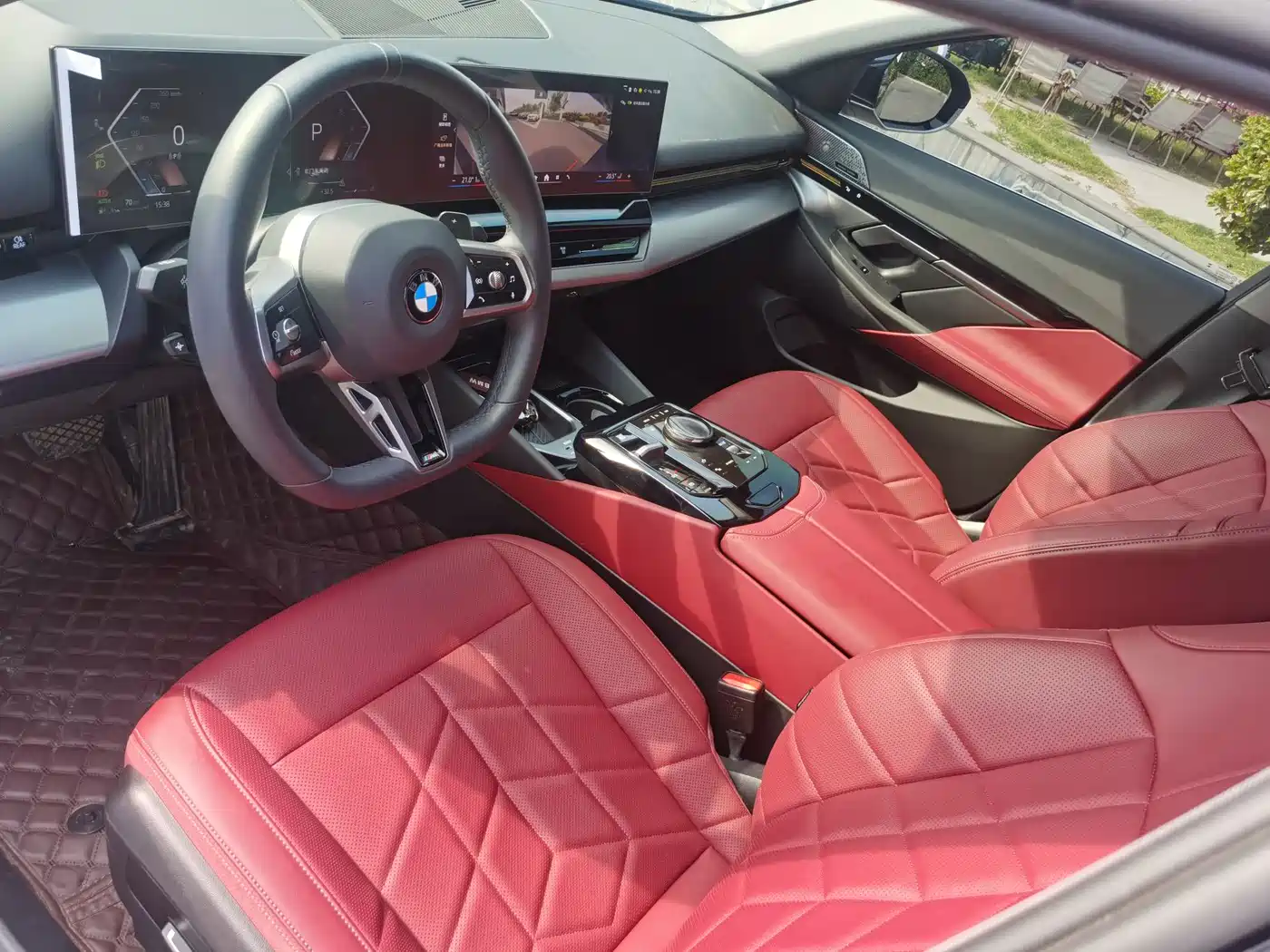 BMW 5 Series 2024 525Li M Sport Package фото 12