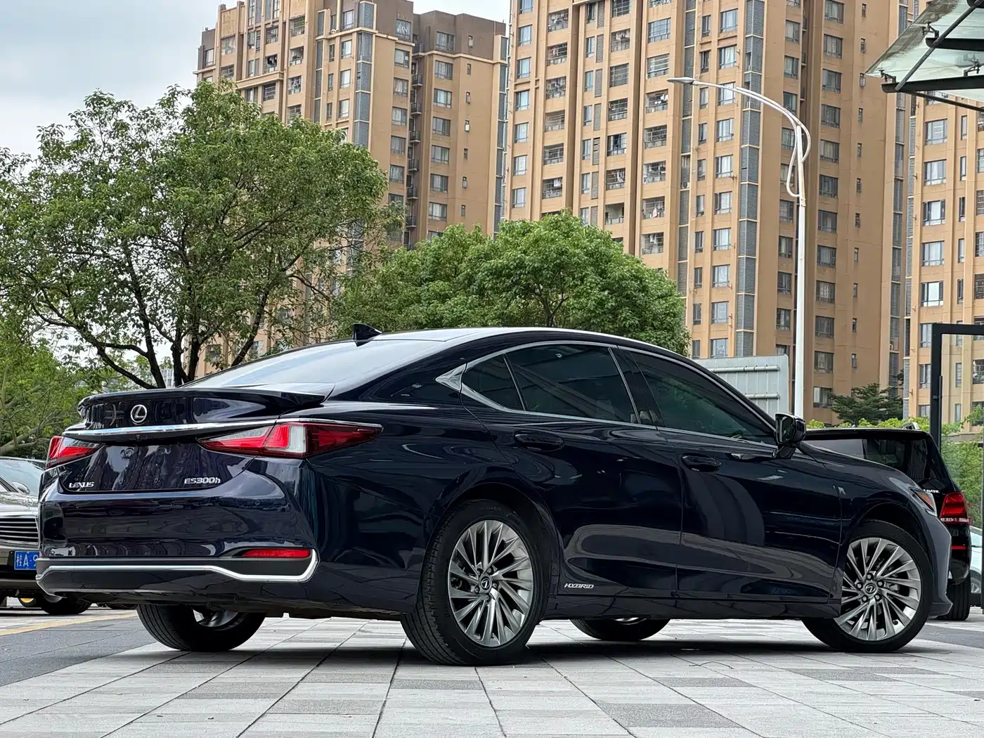 Фото 6 - Lexus ES