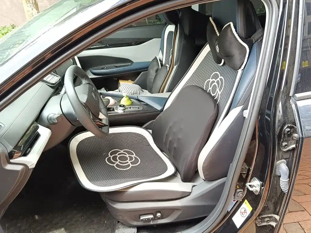 Фото 8 - Changan UNI-V iDD