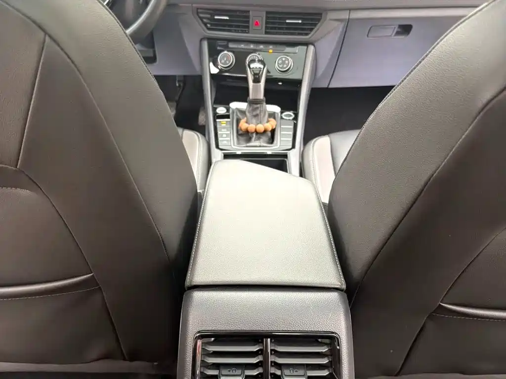 Volkswagen Sagitar 2021 280TSI DSG Surpassing Edition фото 9