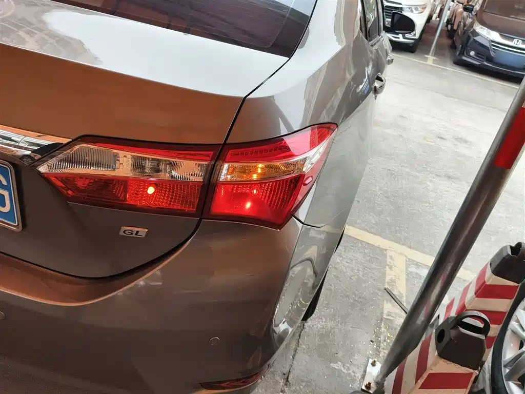 Toyota Corolla 2017 1.6L CVT GL фото 8