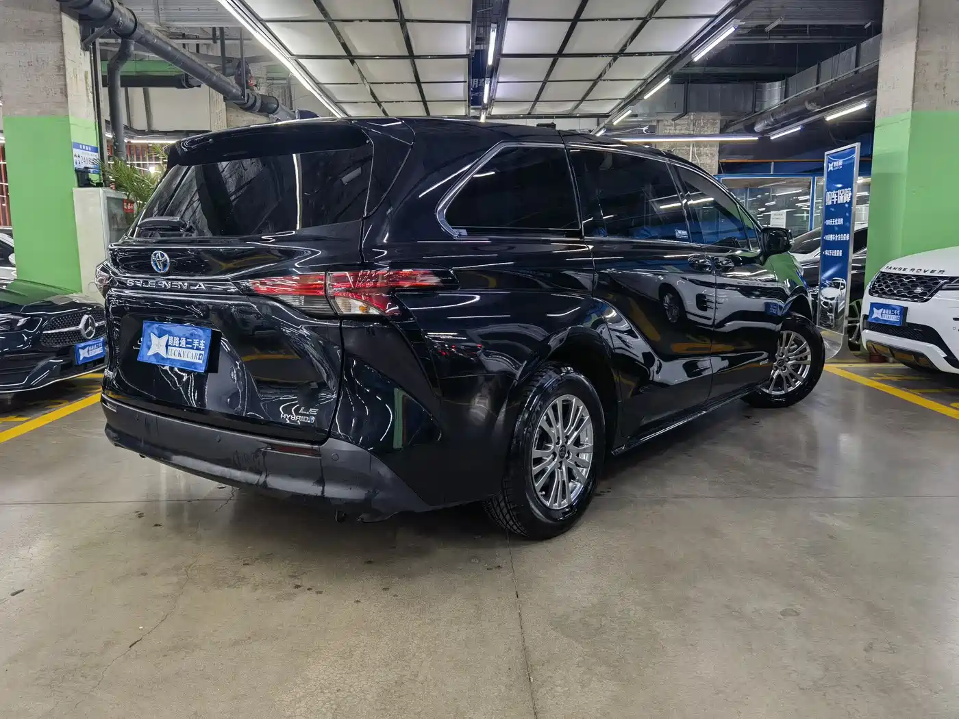 Toyota Sienna 2021 2.5L Hybrid Comfort Edition фото 6