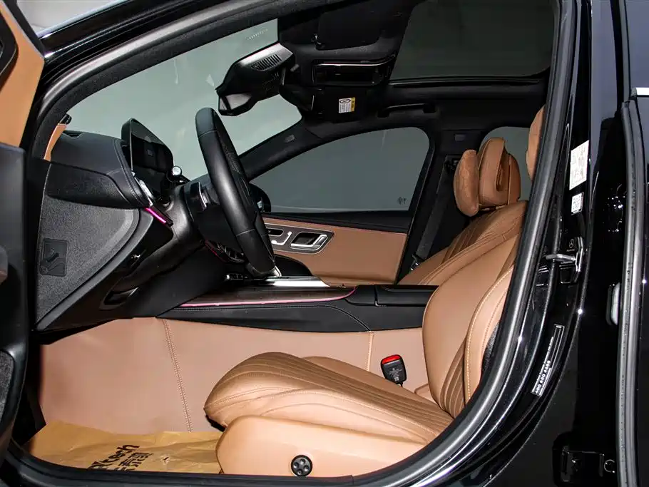 Mercedes-Benz E-Class 2024 E 300 L Fashion фото 24