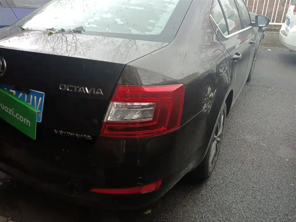 Škoda Octavia 2017 Classic 1.6L Automatic Comfort фото 24