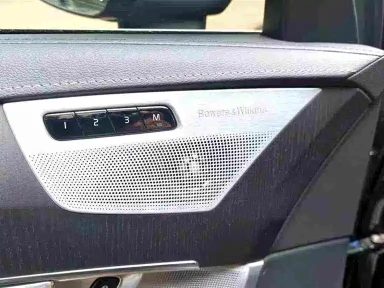 Фото 7 - Volvo XC90