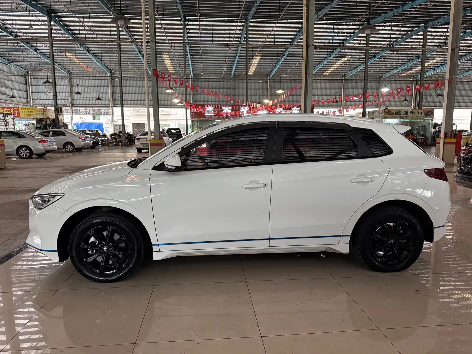 Фото 2 - BYD e2