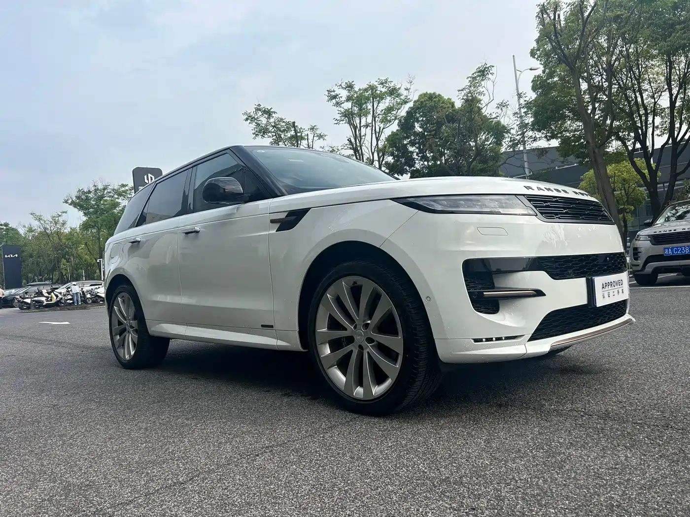 Land Rover Range Rover Sport 2024 400PS Exemplary Edition фото 4