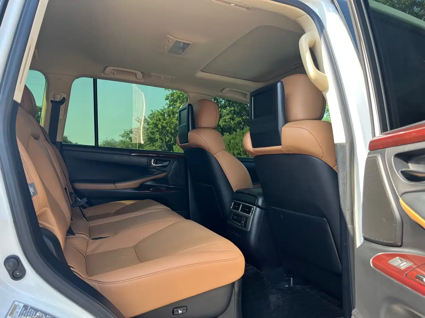 Lexus LX фото 25