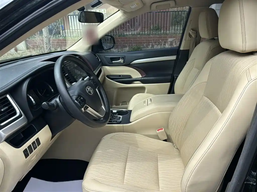 Toyota Highlander 2015 2.0T AWD Elite Edition 7-seater фото 15