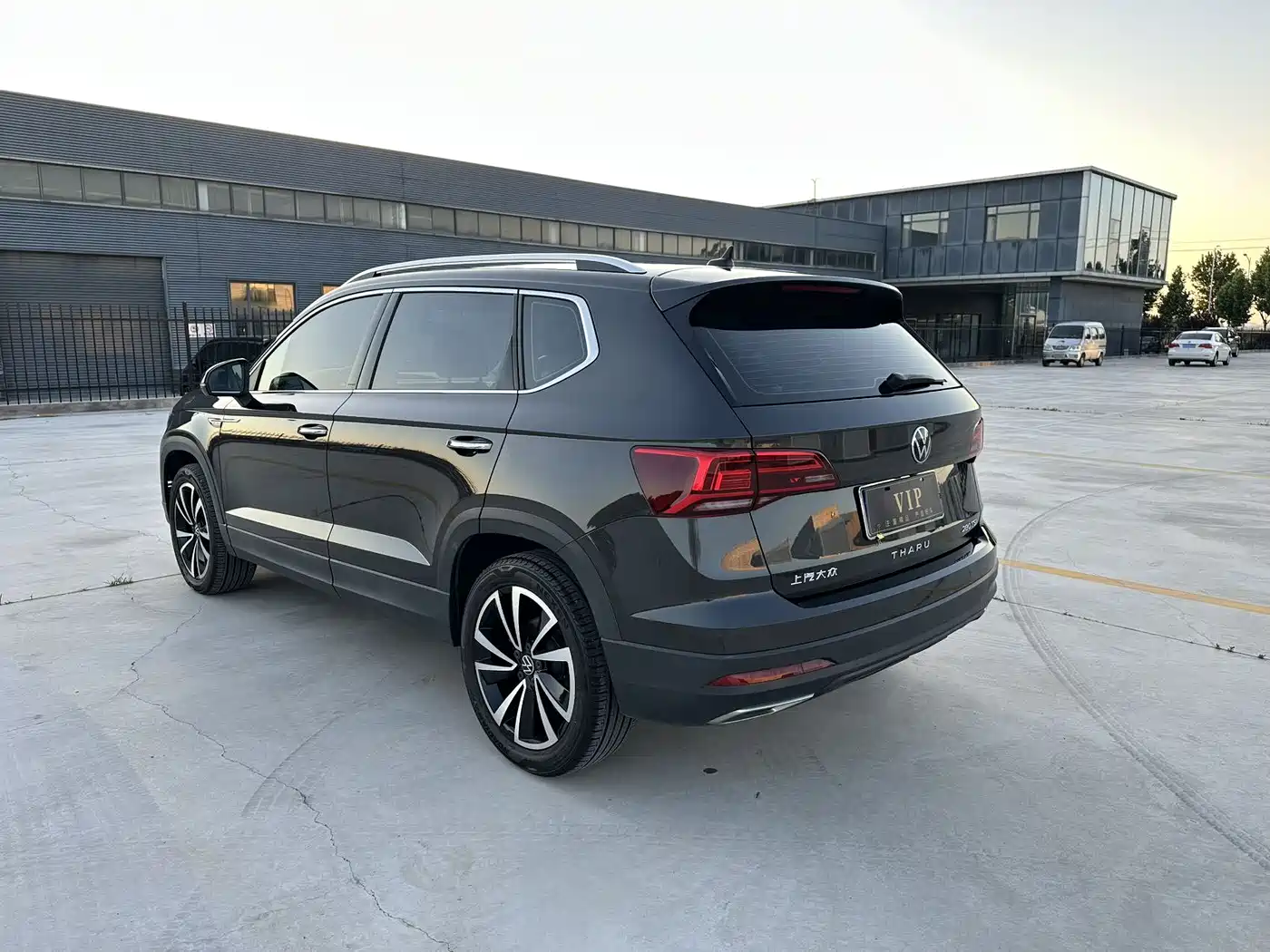 Volkswagen Tharu 2022 280TSI FWD Luxury Edition фото 4