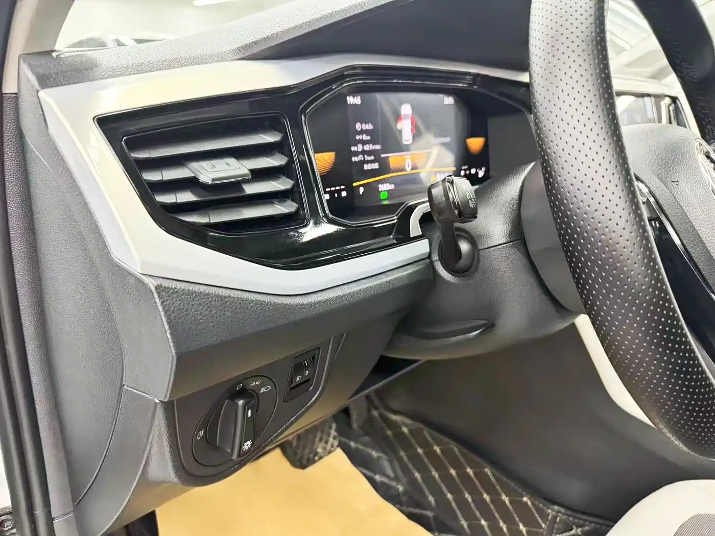 Volkswagen Polo 2024 2023 Facelift Plus 1.5L Auto Chroma Tech Edition