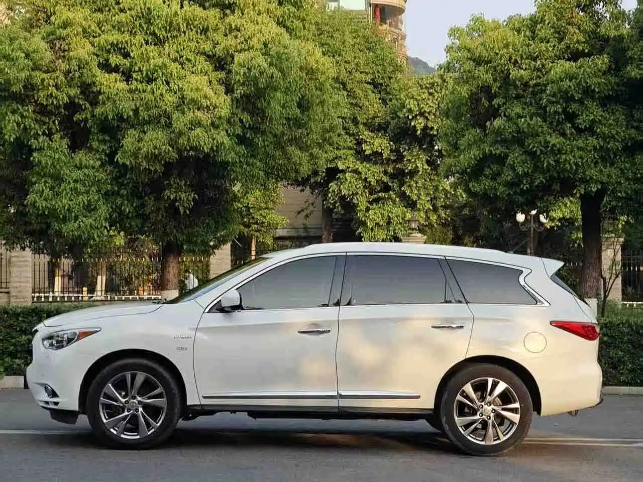 Infiniti QX60 (Import) 2016 2014 Model 2.5 S/C Hybrid 2WD Excellence Edition