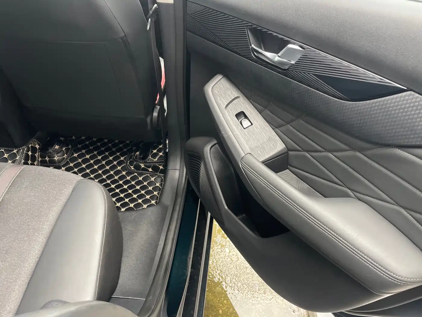 DONGFENG YI HYUN MAX