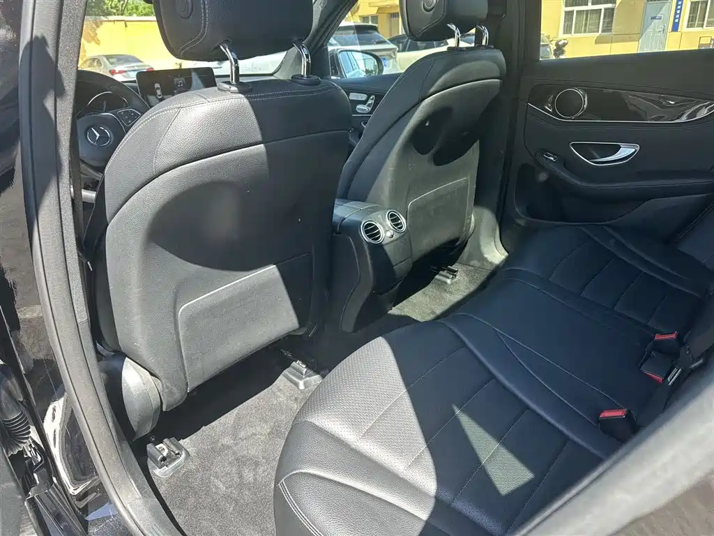 Mercedes-Benz GLC 2017 GLC 260 4MATIC Luxury фото 4