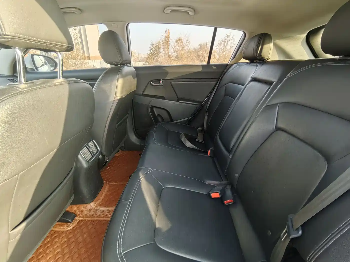 Kia Sportage 2015 2.0L Automatic 2WD DLX фото 6