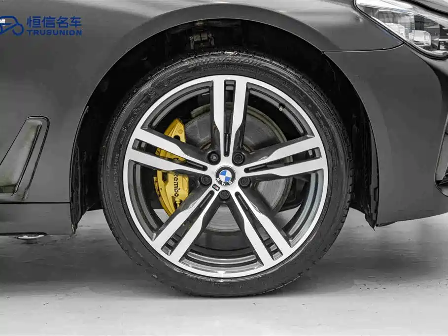 BMW 7 Series 2018 740Li xDrive Luxury M Sport Package Black Flame Edition фото 11