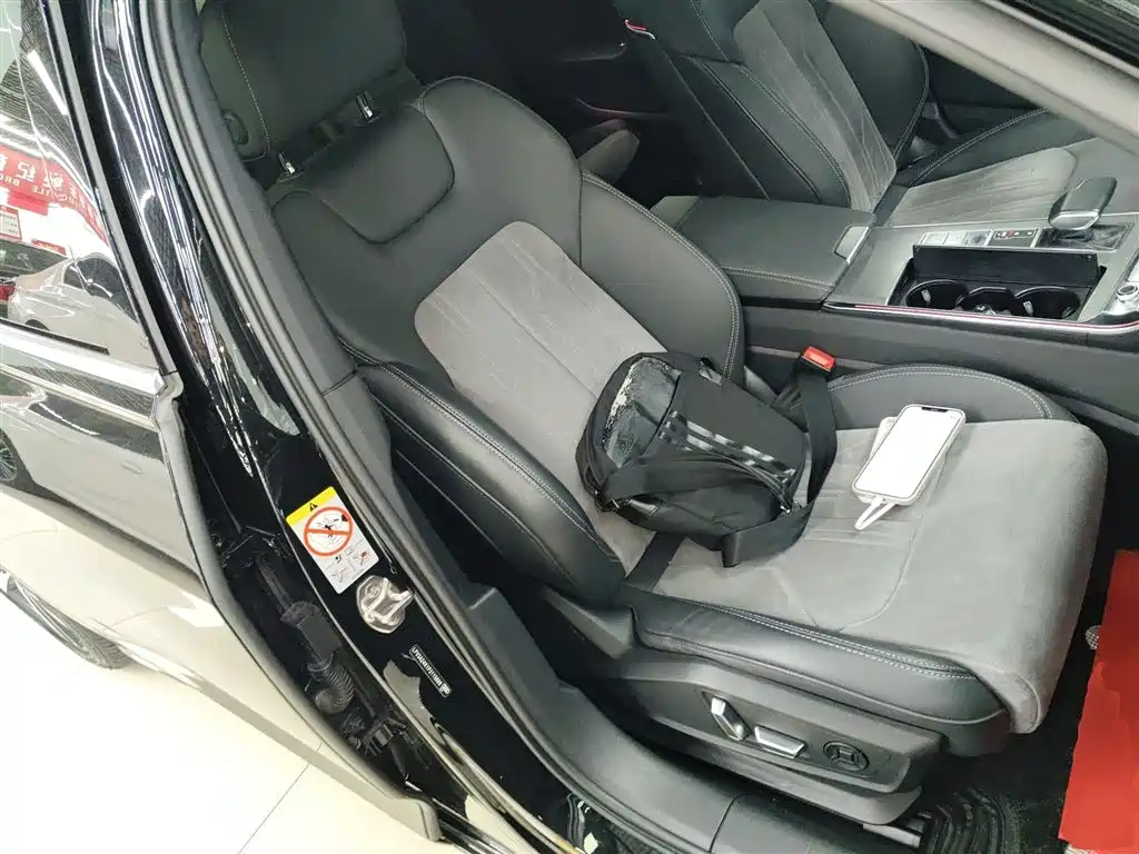 Audi A6L 2023 Facelift 40 TFSI Luxury Dynamic фото 25