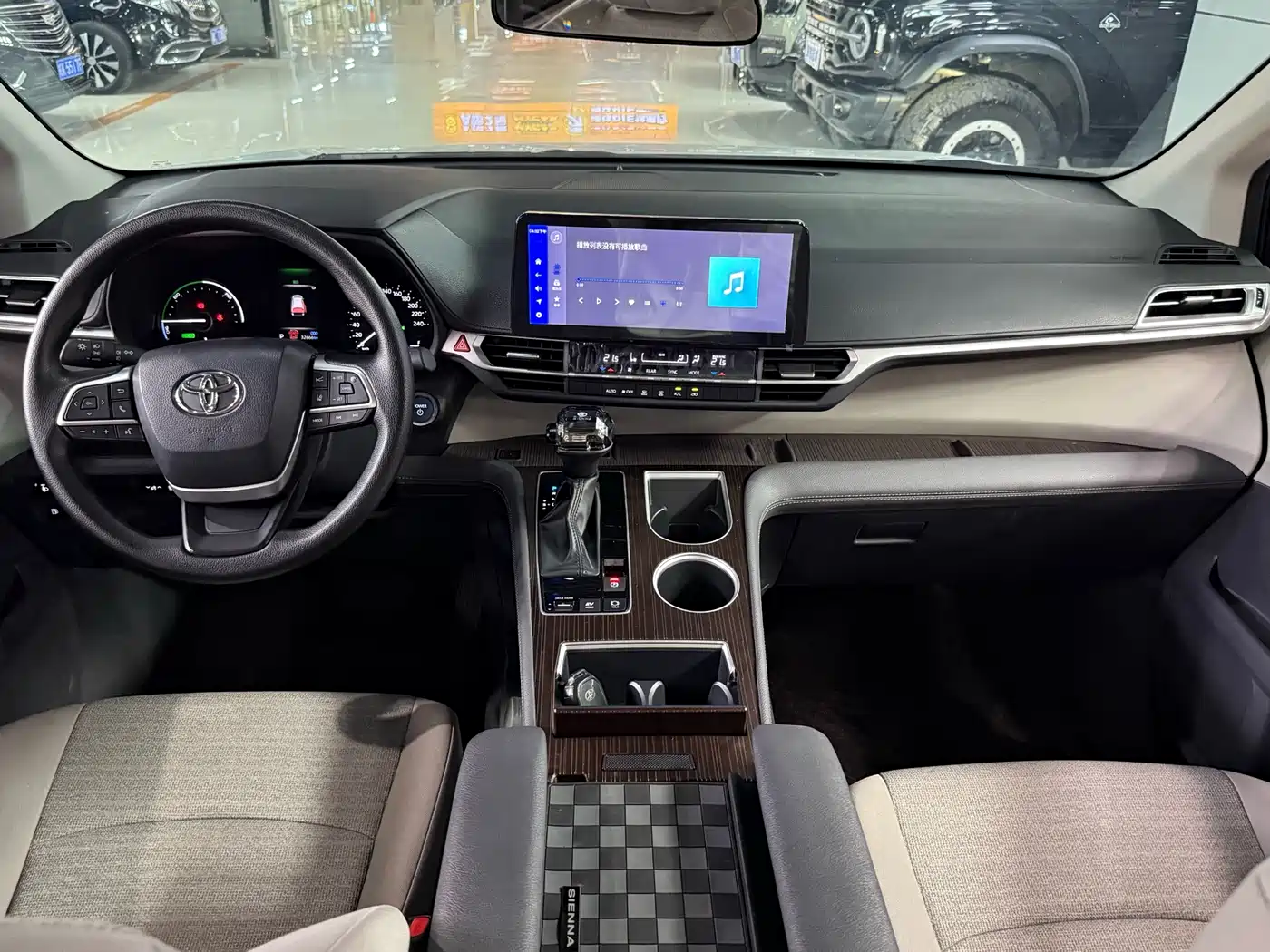 Toyota Sienna 2023 2.5L Hybrid Comfort Edition фото 10