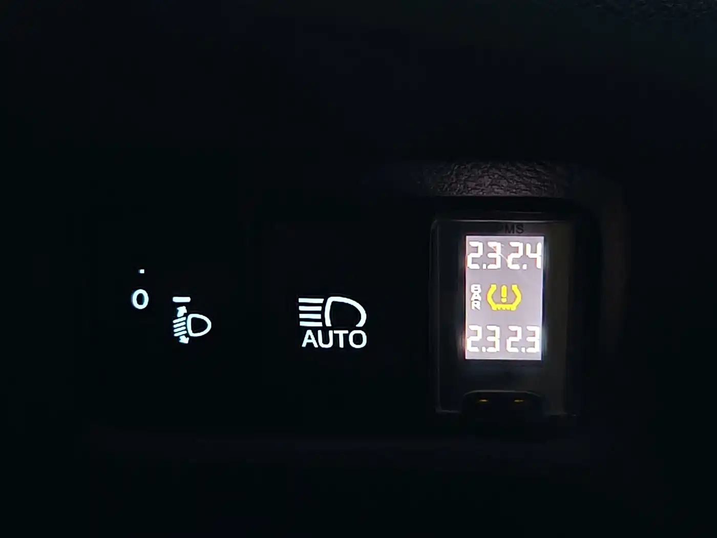 Toyota C-HR 2024 2023 Model 2.0L Smart Hybrid Comfort Edition