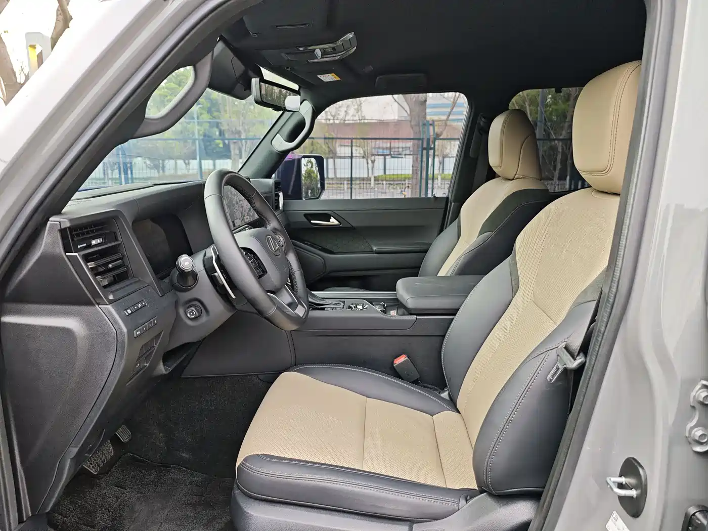 Lexus GX 2024 OVERTRAIL Summit Edition фото 10