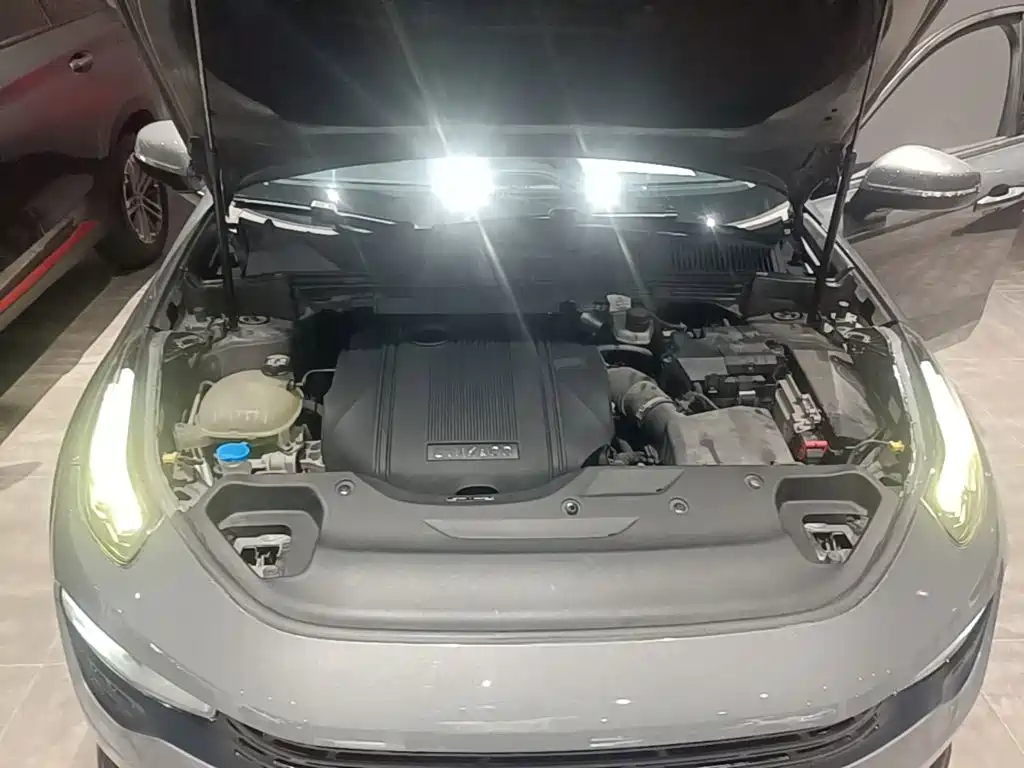 Фото 20 - Lynk & Co 02