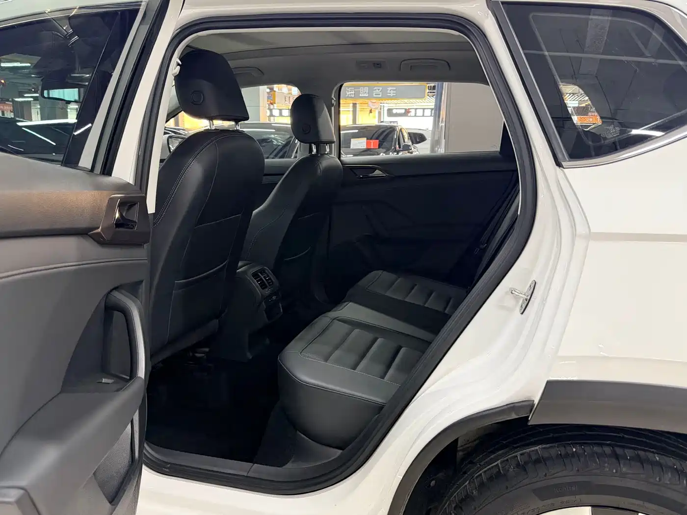 Volkswagen Tharu 2022 280TSI FWD Luxury Edition фото 12