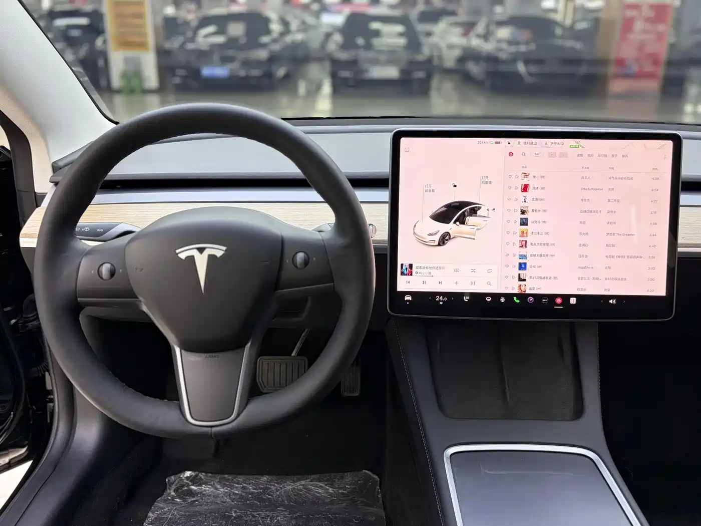 TESLA MODEL 3