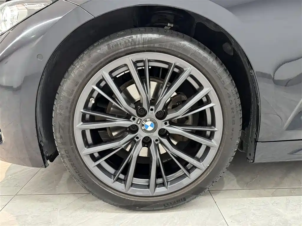BMW 3 Series 2023 325i M Sport Black Night Package фото 11