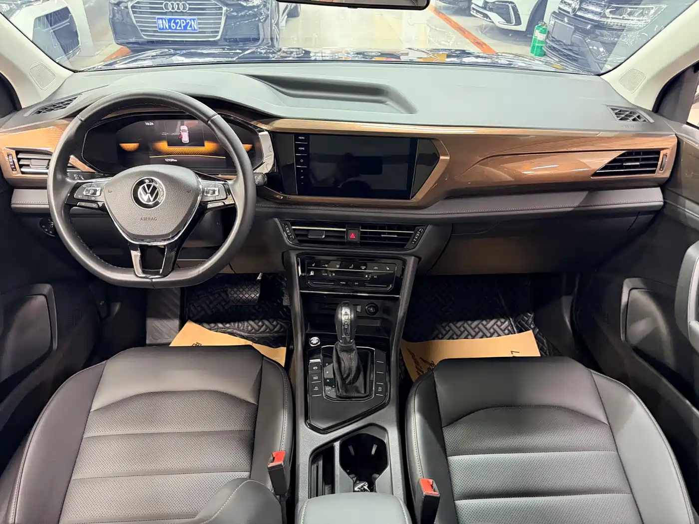 Volkswagen Tharu 2022 280TSI FWD Luxury Edition фото 6