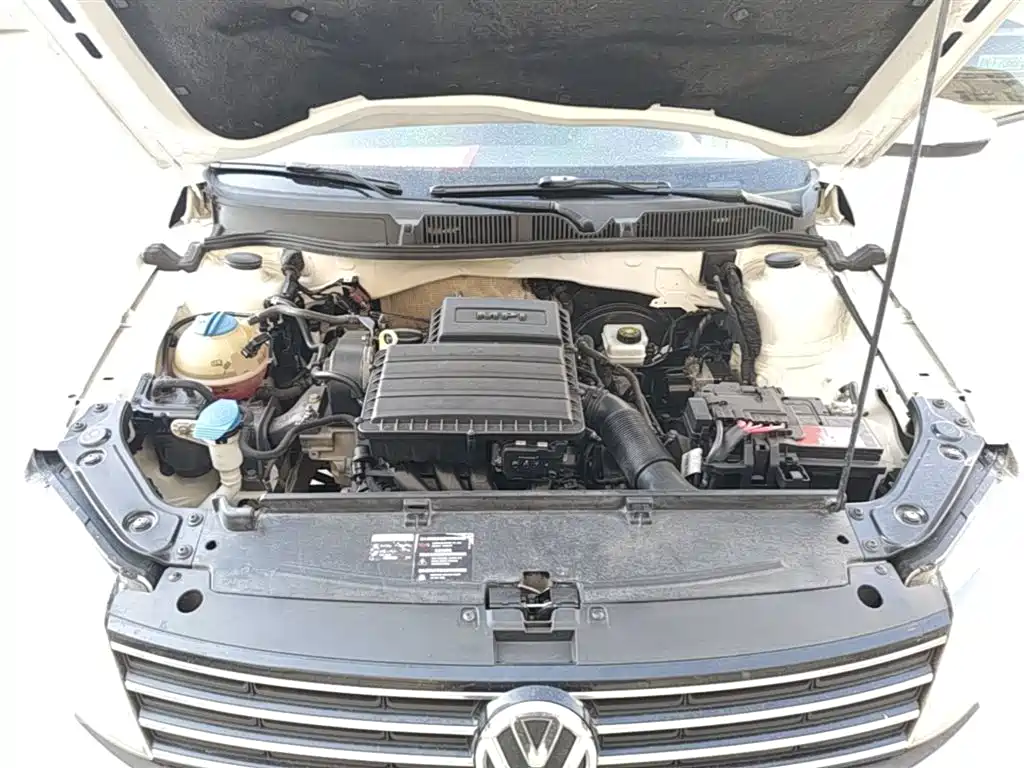 Volkswagen Lavida 2015 1.6L Automatic Trend Edition фото 20