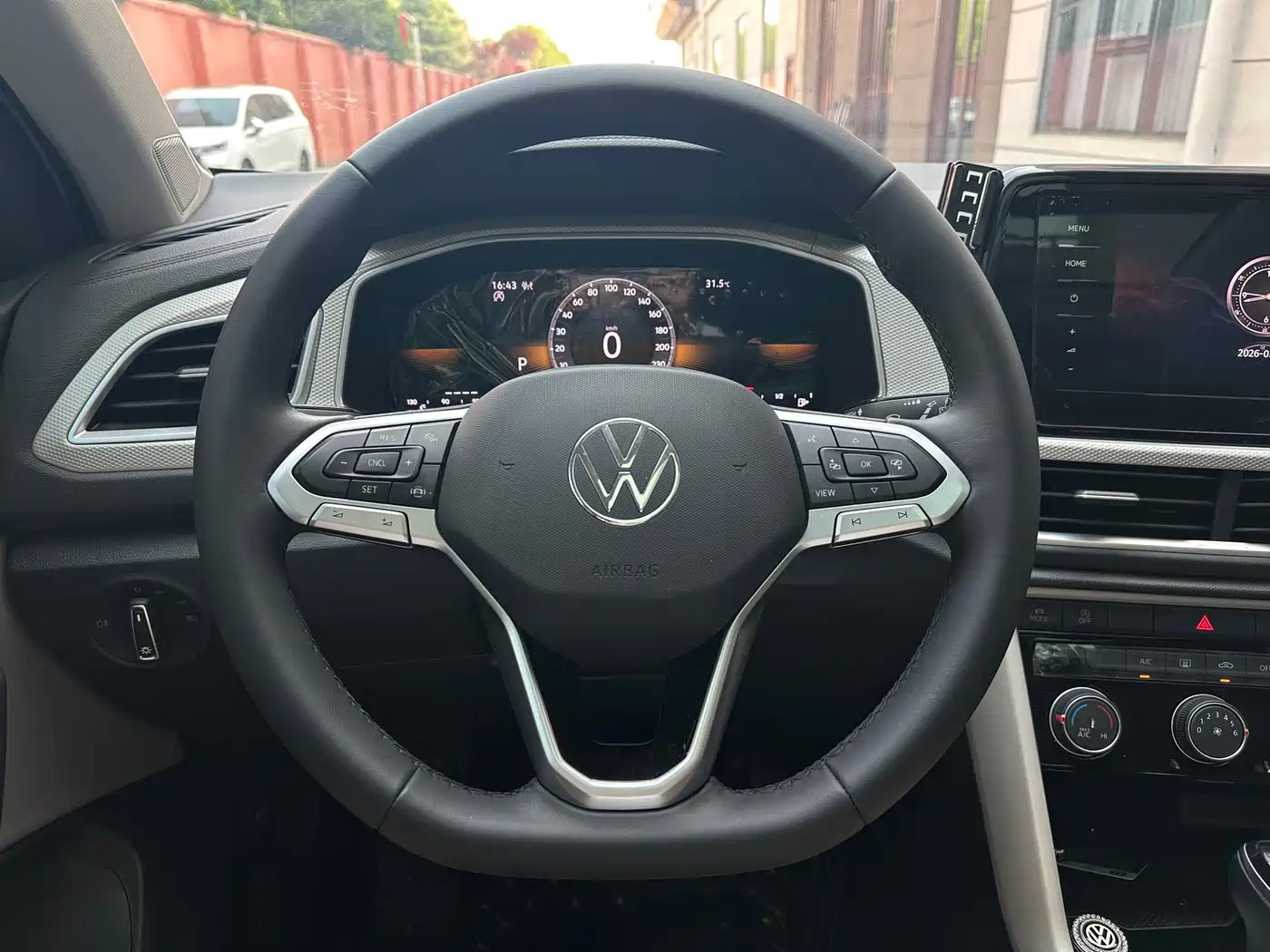 Volkswagen T-ROC 2023 280TSI DSG 2WD Time Edition фото 8