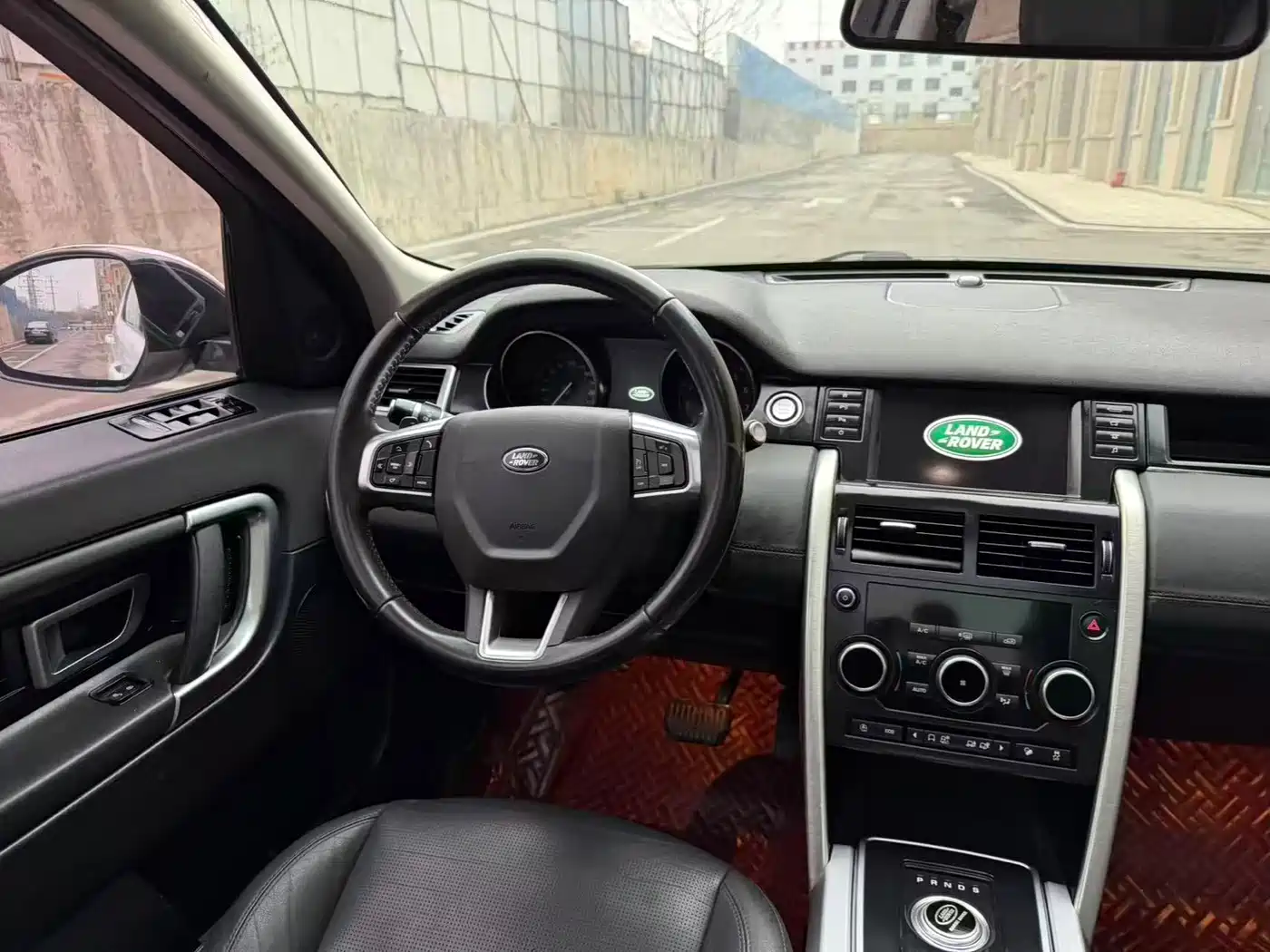 Land Rover Discovery Sport 2018 240PS SE Edition фото 8