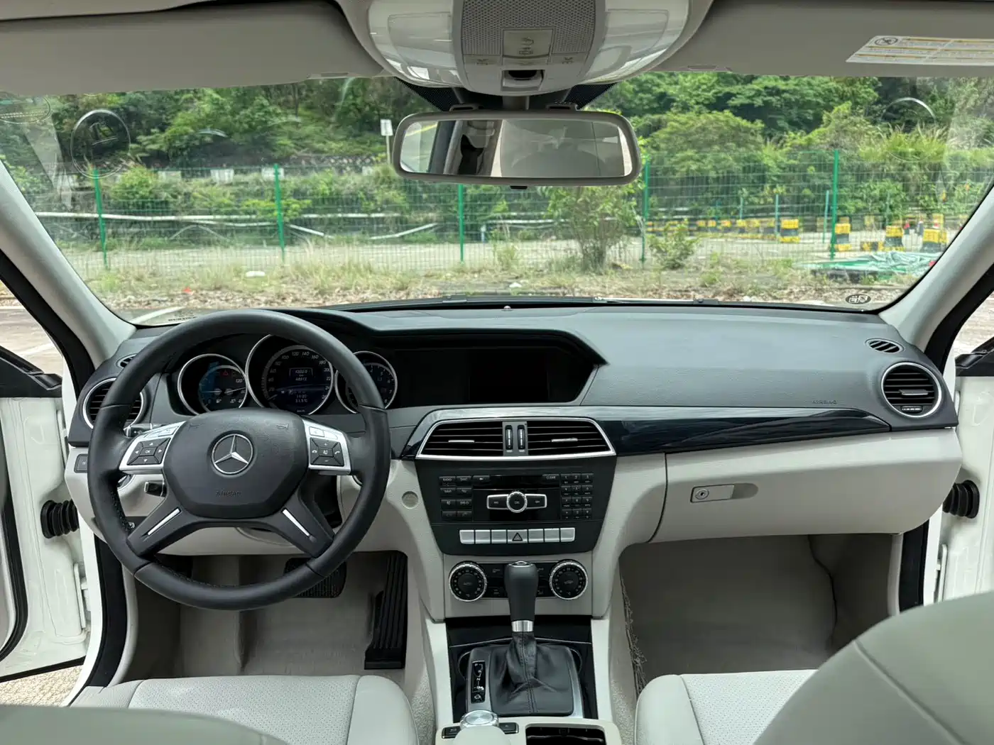Mercedes-Benz C-Class 2013 C 180 Classic Grand Edition фото 9